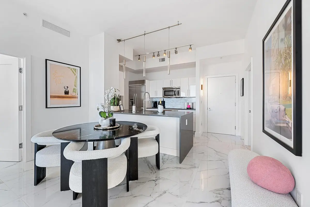 Kitchen at 550 Okeechobee Boulevard Uph-03, West Palm Beach
