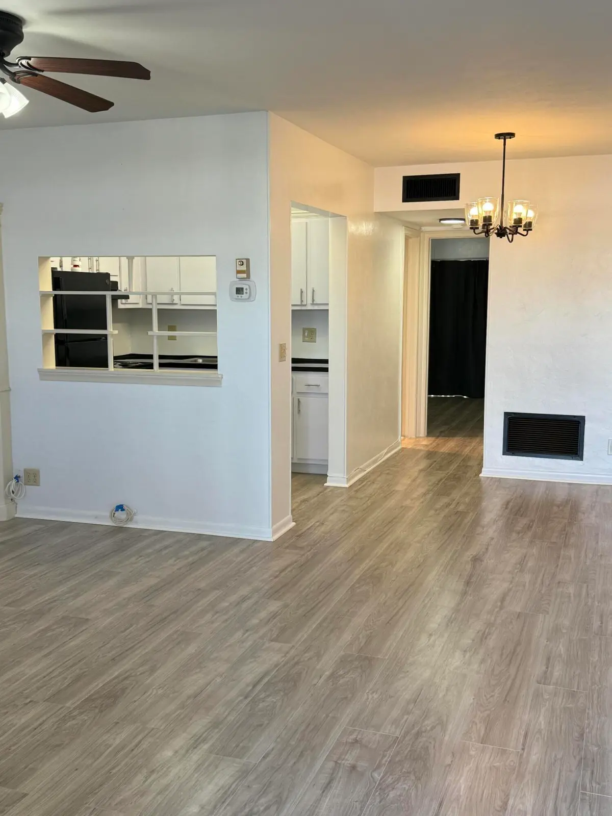 LivRmKitJPG at 2960 Lake Osborne Drive 209, Lake Worth Beach