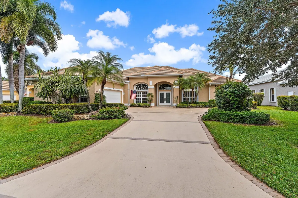 2201 SW Bradford at 2201 SW Bradford Place, Palm City
