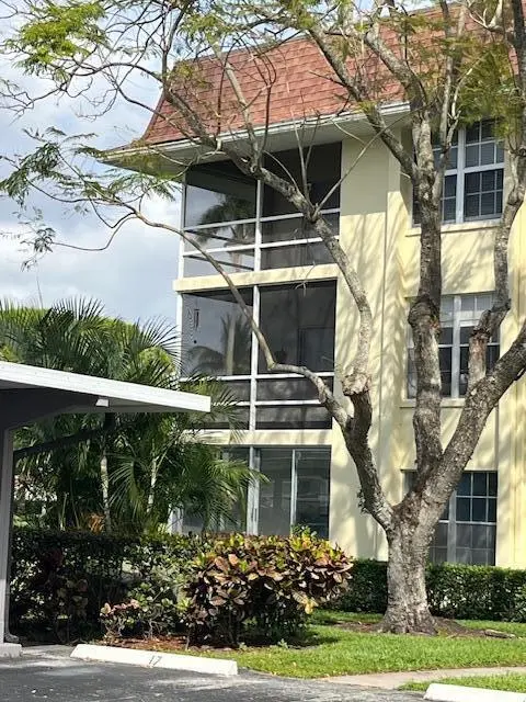 Exterior back at 5500 Tamberlane Circle 305, Palm Beach Gardens