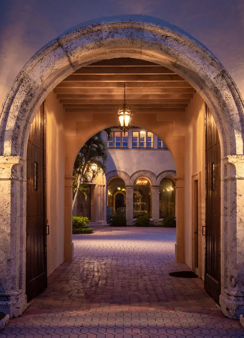 Landmarked Entry at 790 S County Road, Palm Beach