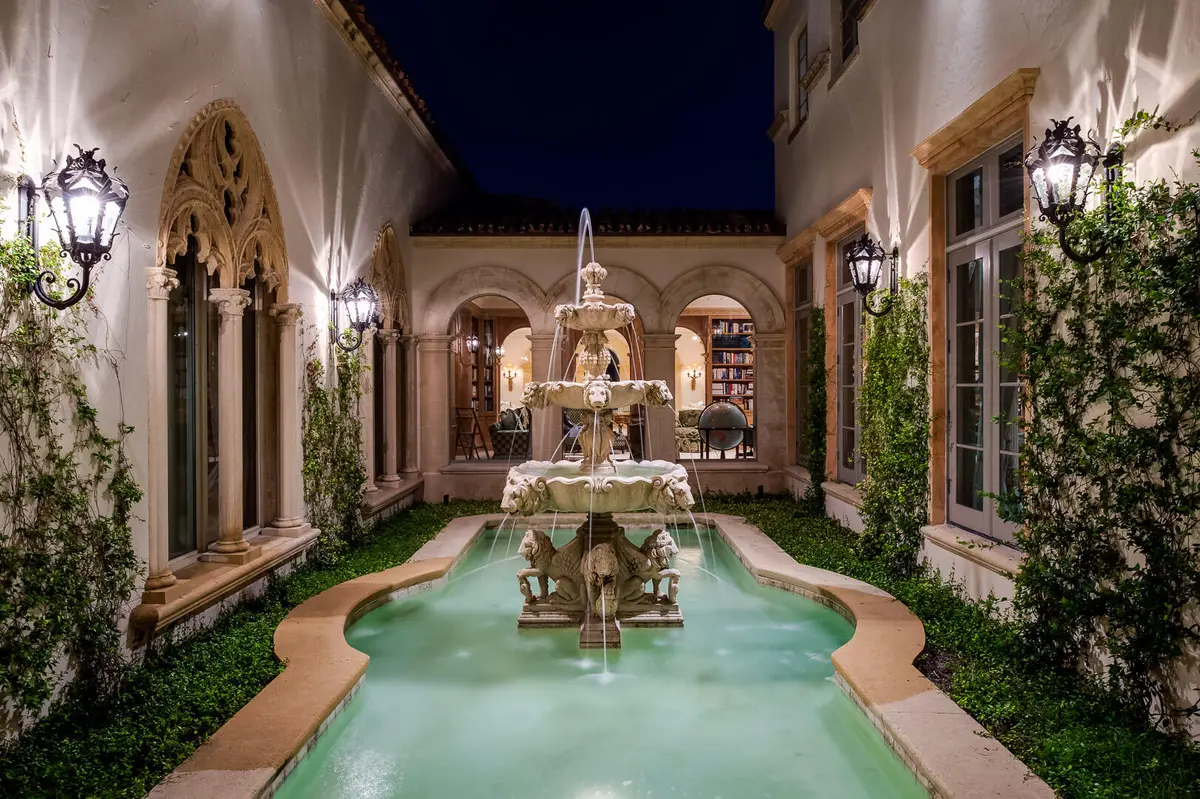 Interior Courtyard at 790 S County Road, Palm Beach