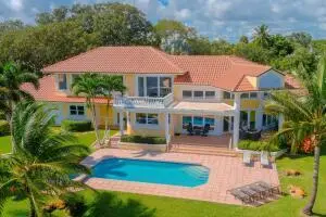RX-11119320_6 at 901 SE Riverside Drive, Stuart