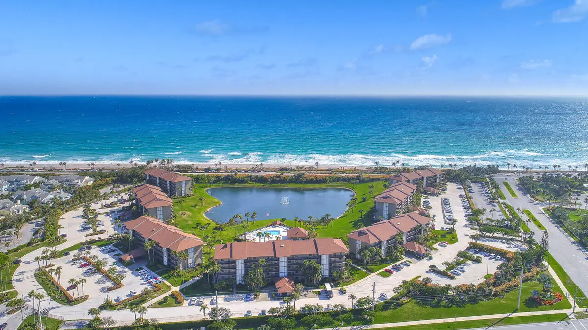 Community Aerial at 301 S Seas Drive 305, Jupiter