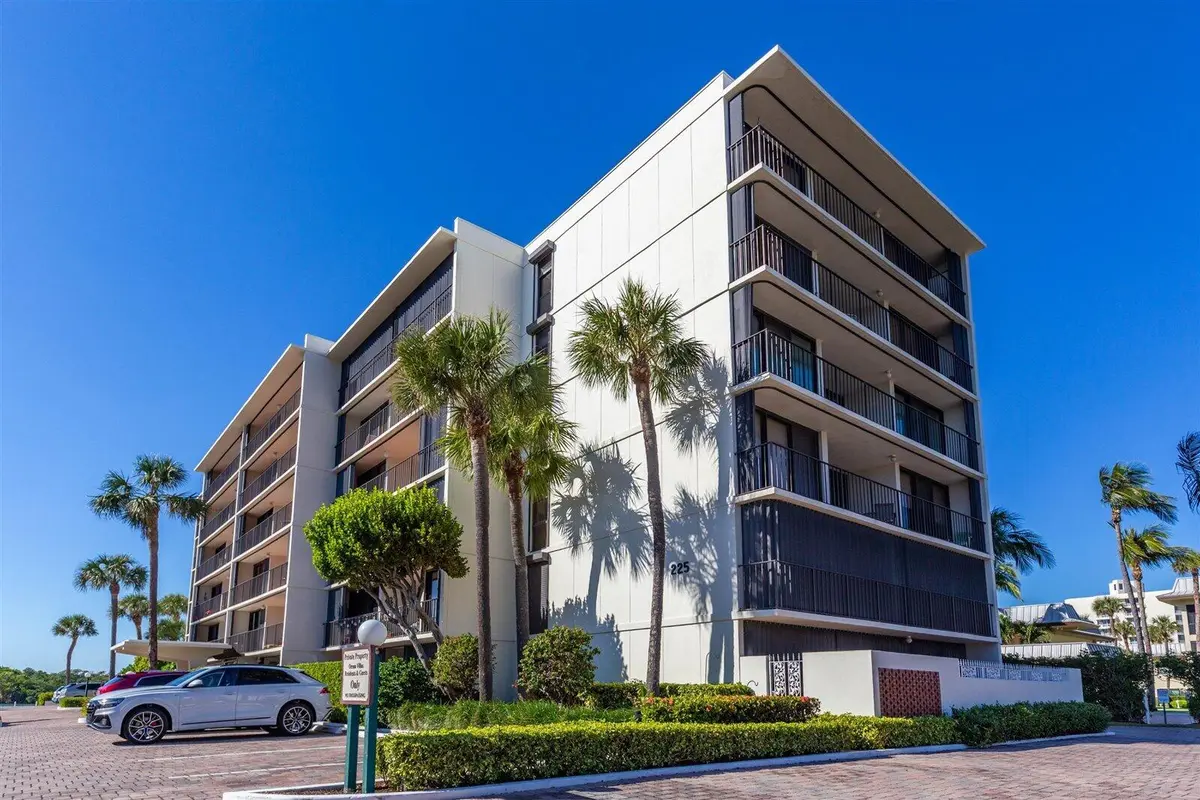 225 Beach Rd #303, Jupiter, FL 33469 (5) at 225 Beach Road Road 303, Tequesta