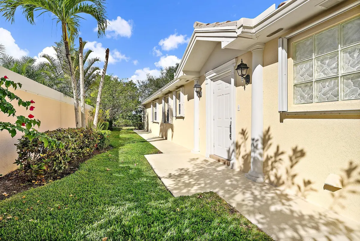 3546 SE Glacier Terrace-14 at 3546 SE Glacier Terrace, Hobe Sound