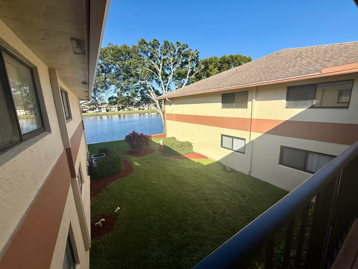 Building 15401 at 15401 Pembridge Avenue 38, Delray Beach