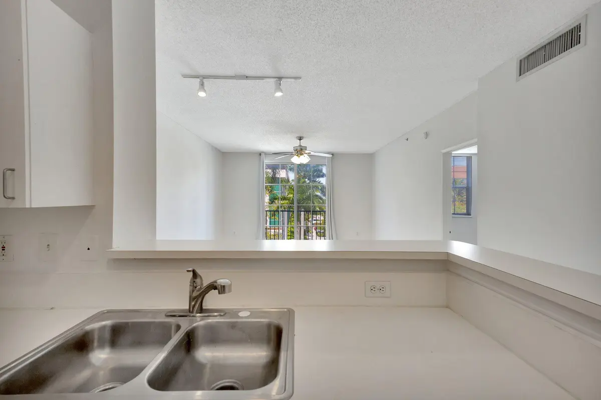 5-web-or-mls-_82A3848 at 720 S Sapodilla Avenue 303, West Palm Beach