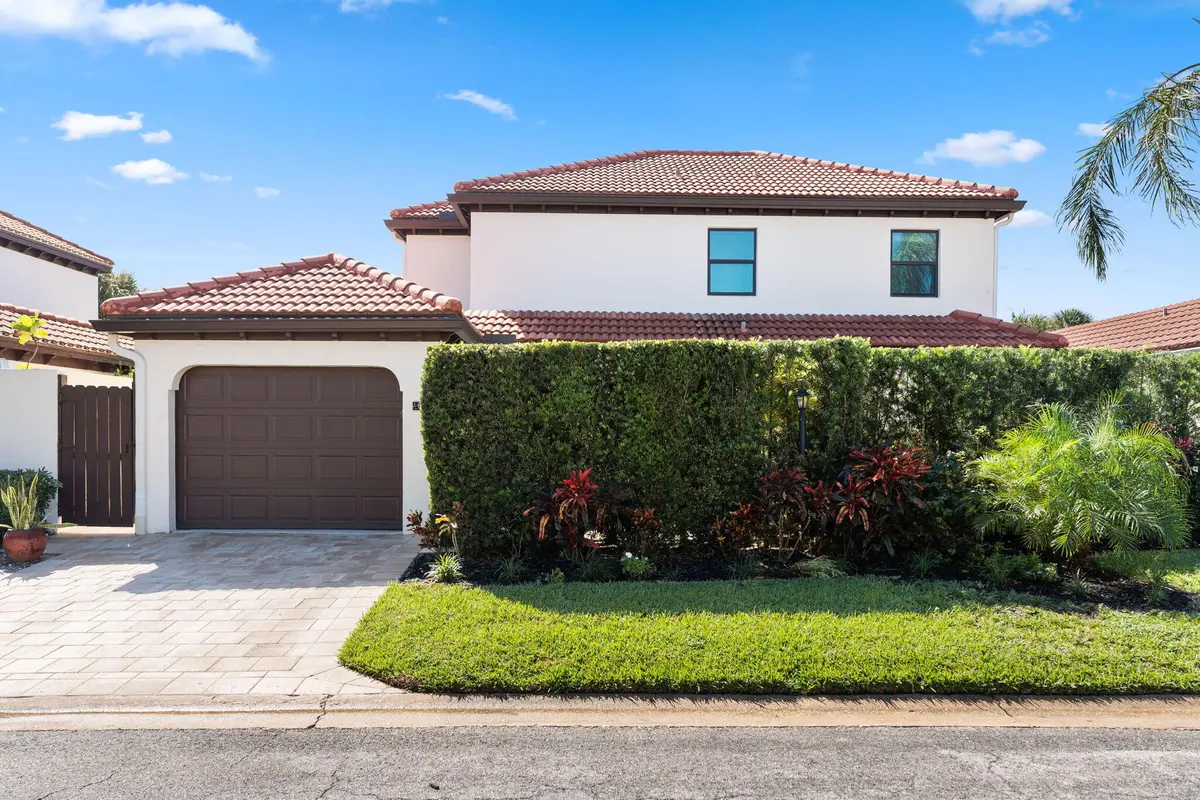 20-web-or-mls-SMG00989 at 1484 Via Del Sol, Jupiter
