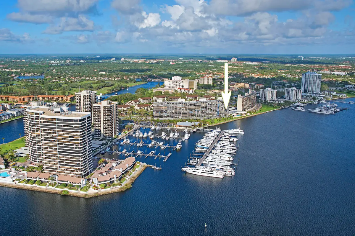 Aerial at 126 Lakeshore Drive 526, North Palm Beach