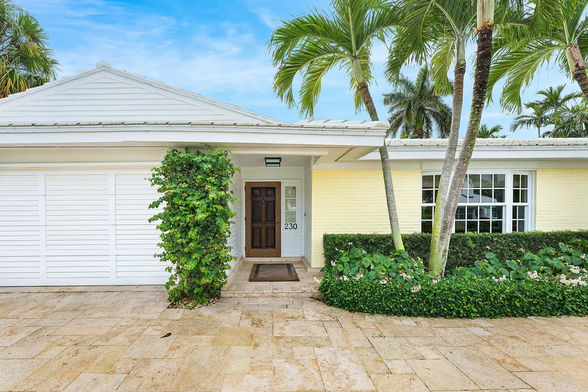 Front at 230 Onondaga Avenue, Palm Beach