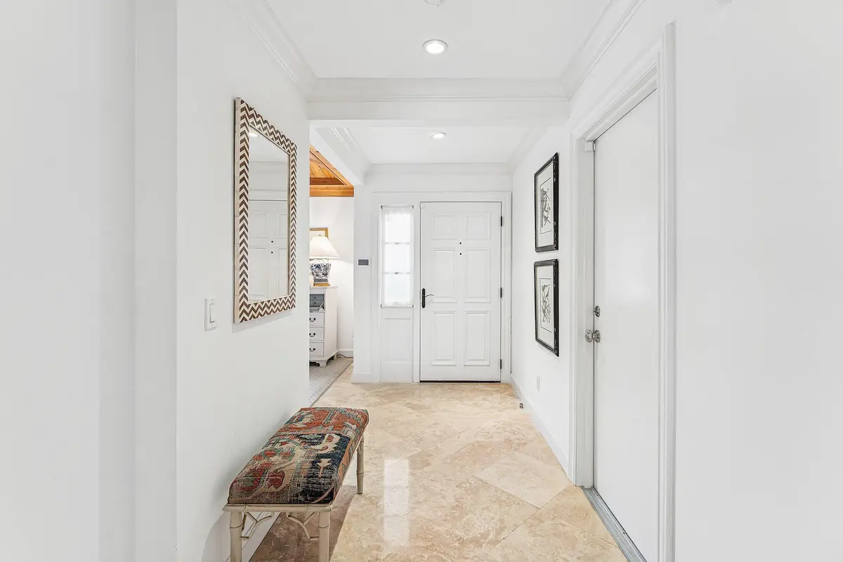 005-230OnondagaAvenue-PalmBeach-FL-33480 at 230 Onondaga Avenue, Palm Beach