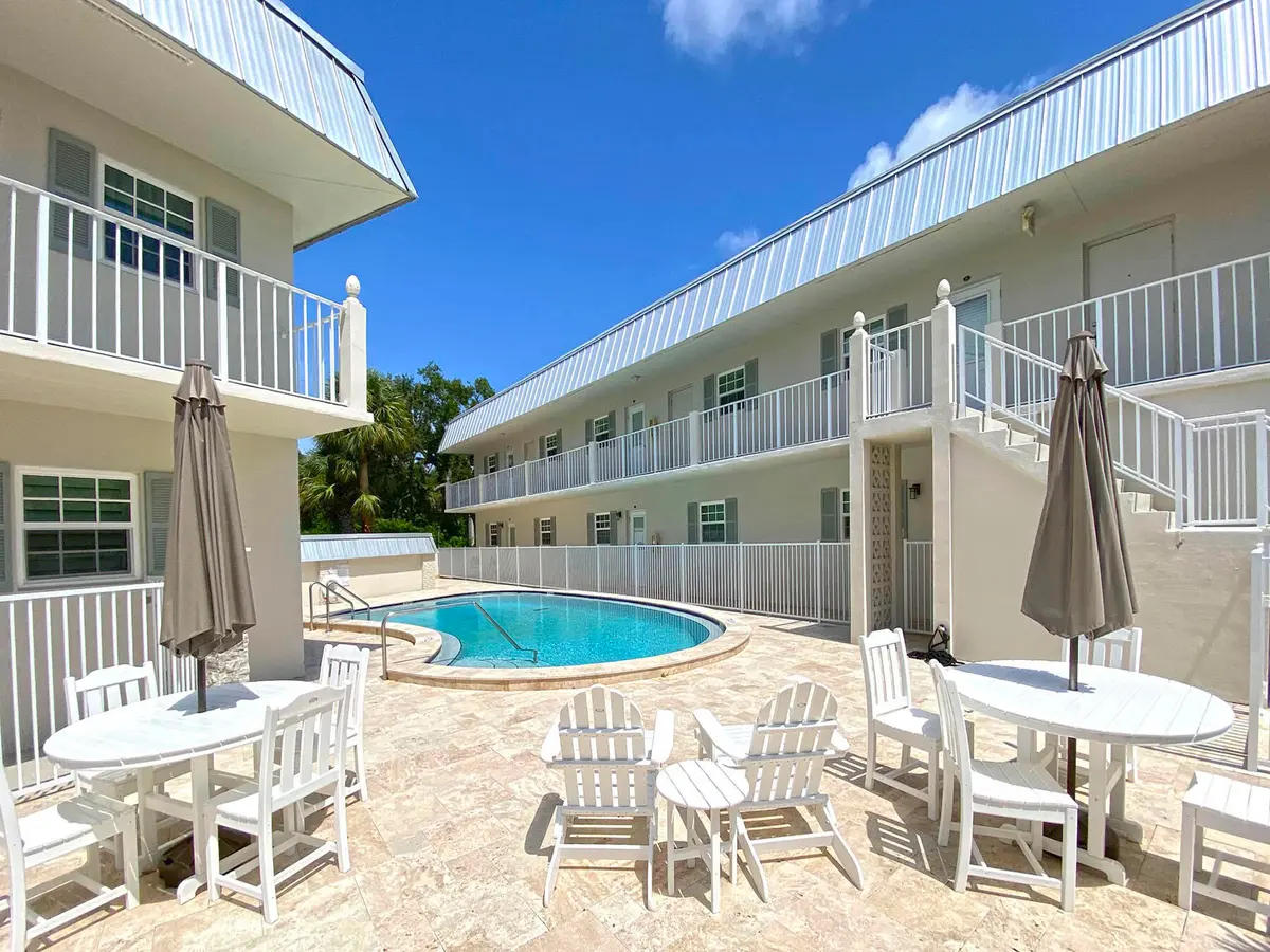 Pool5 at 900 Jasmine Lane 9a, Vero Beach