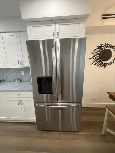 new frig at 5520 N Ocean Boulevard 111, Ocean Ridge