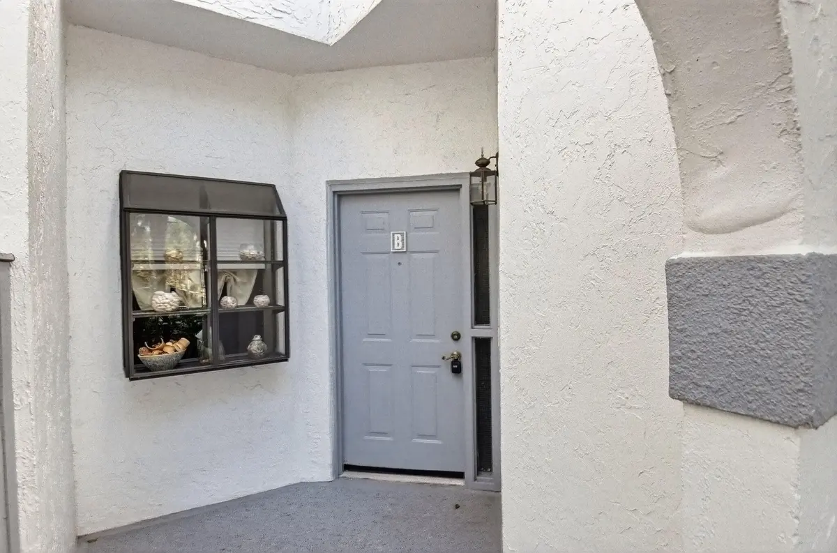 Covered Entry at 5374 Venetia Court B, Boynton Beach