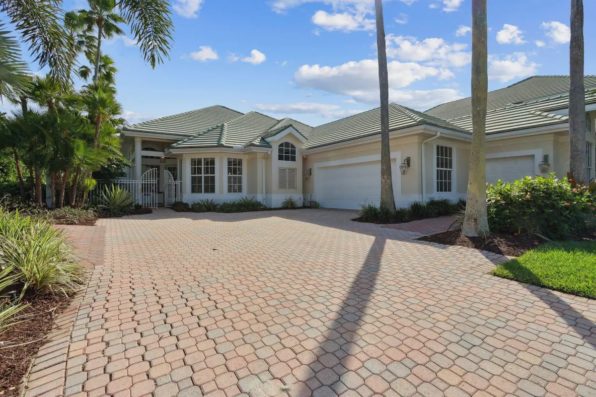 Front at 7000 SE Lakeview Terrace, Stuart