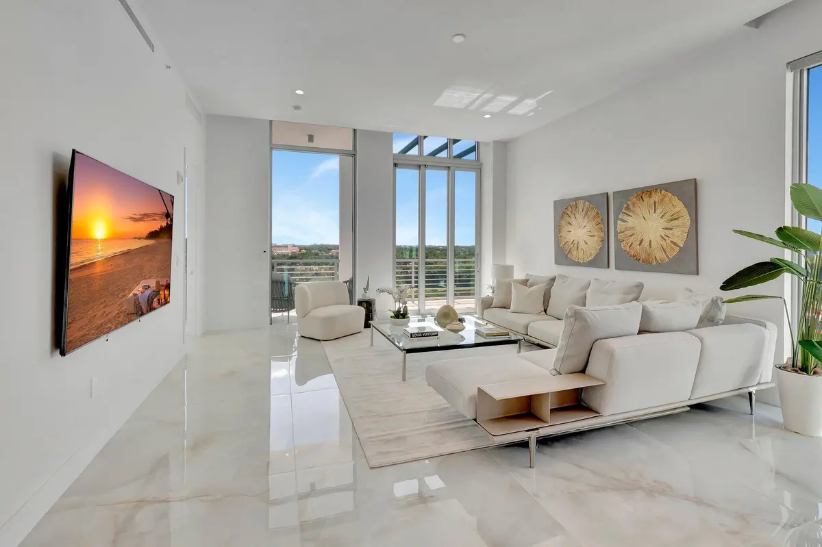 11' Ceilings at 475 E Royal Palm Road Ph 906, Boca Raton