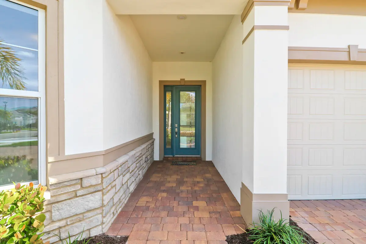 Private Entrance at 10874 Stellar Circle, Palm Beach Gardens