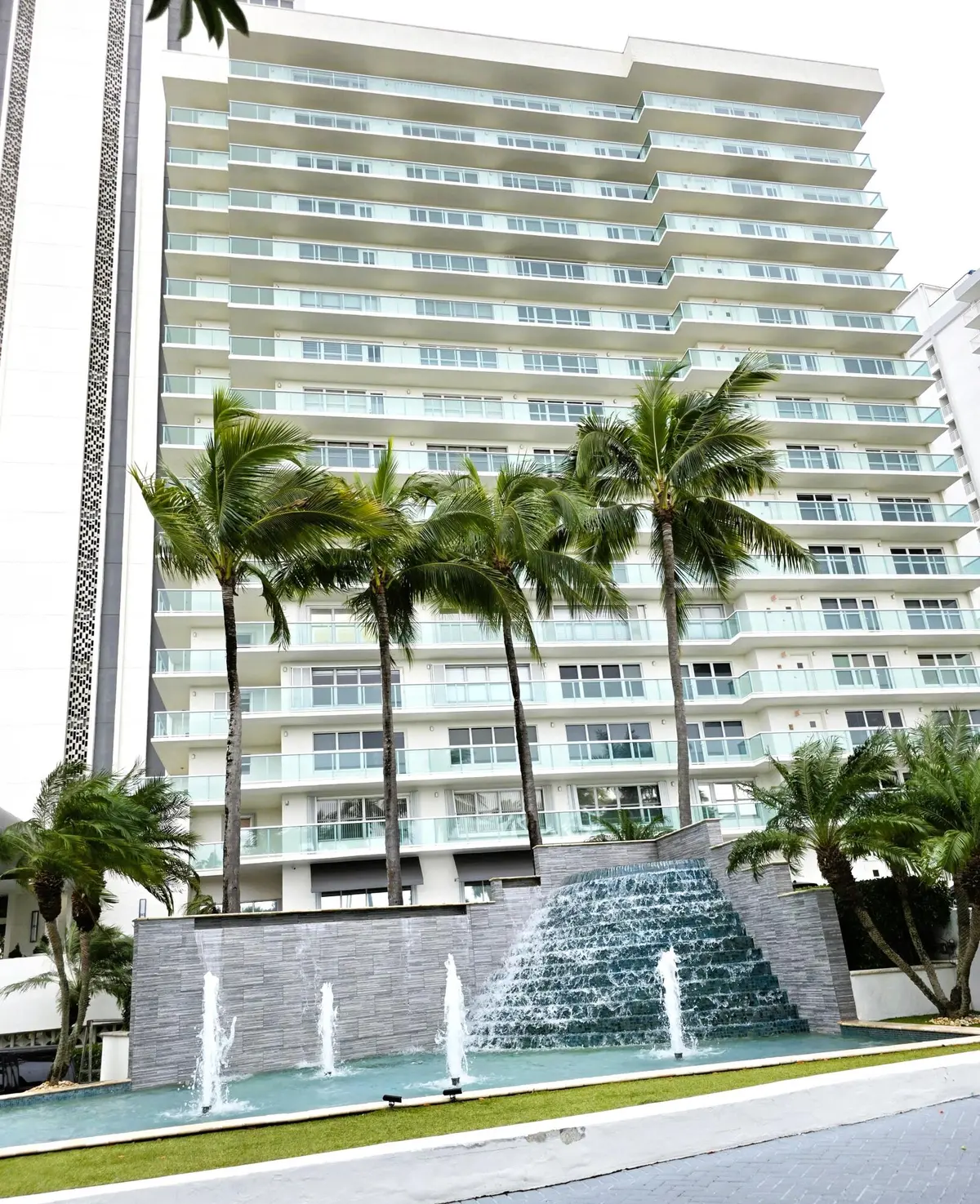 Building Exterior at 3900 Galt Ocean Drive 1915, Fort Lauderdale