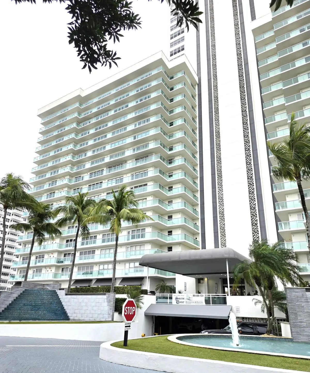 Exterior w.Fountain at 3900 Galt Ocean Drive 1915, Fort Lauderdale