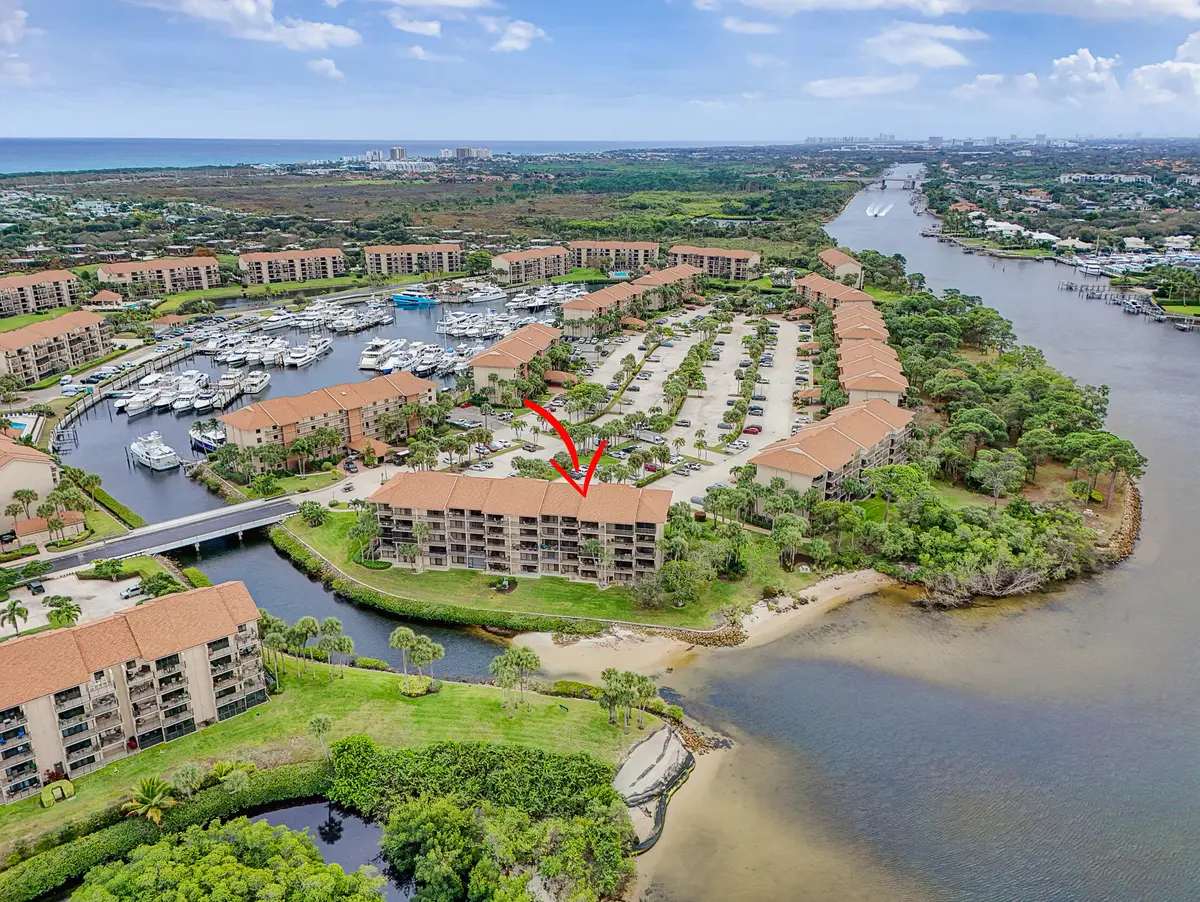 Aerial at 1801 Marina Isle Way 502, Jupiter