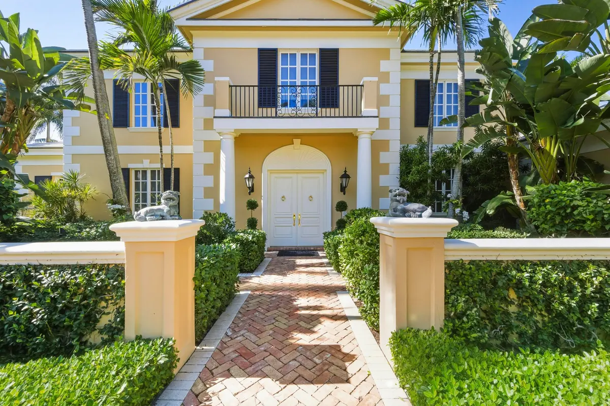 _DSC1149_with_grass at 127 Ocean View Road, Palm Beach