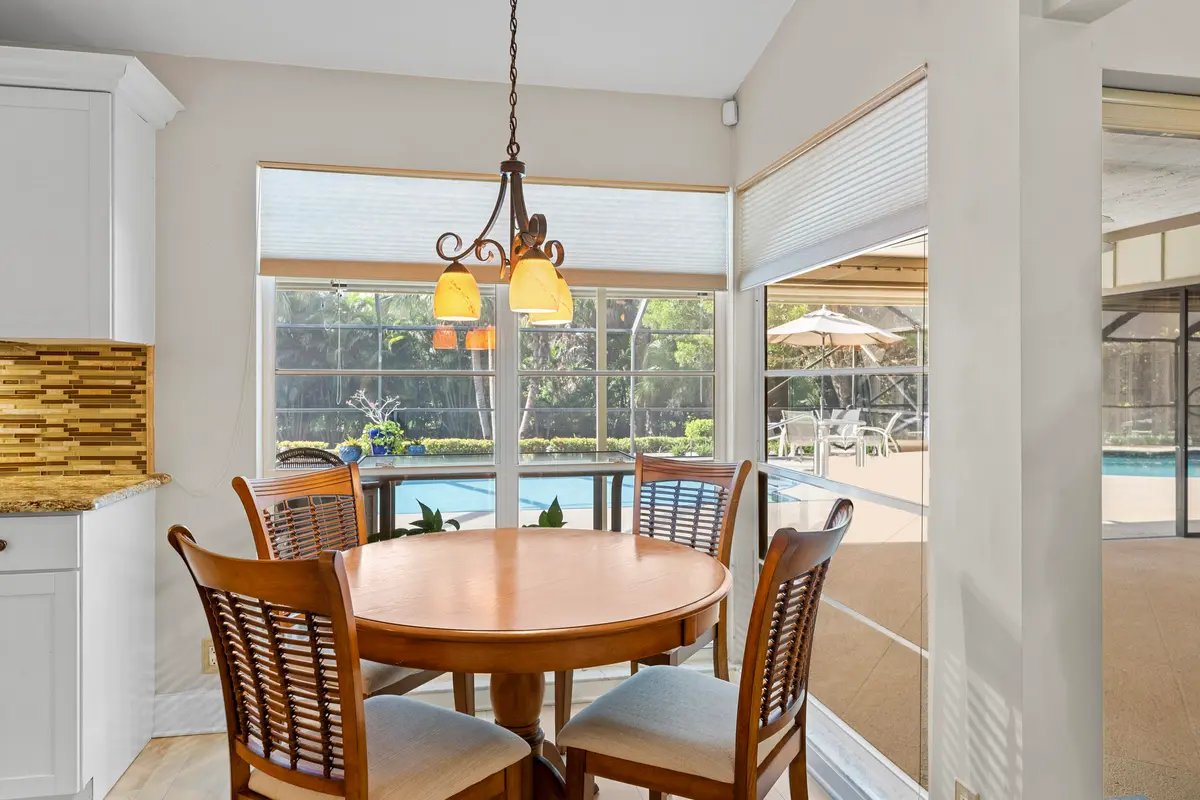 EAT IN KITCHEN AREA at 14409 67th Trail, Palm Beach Gardens