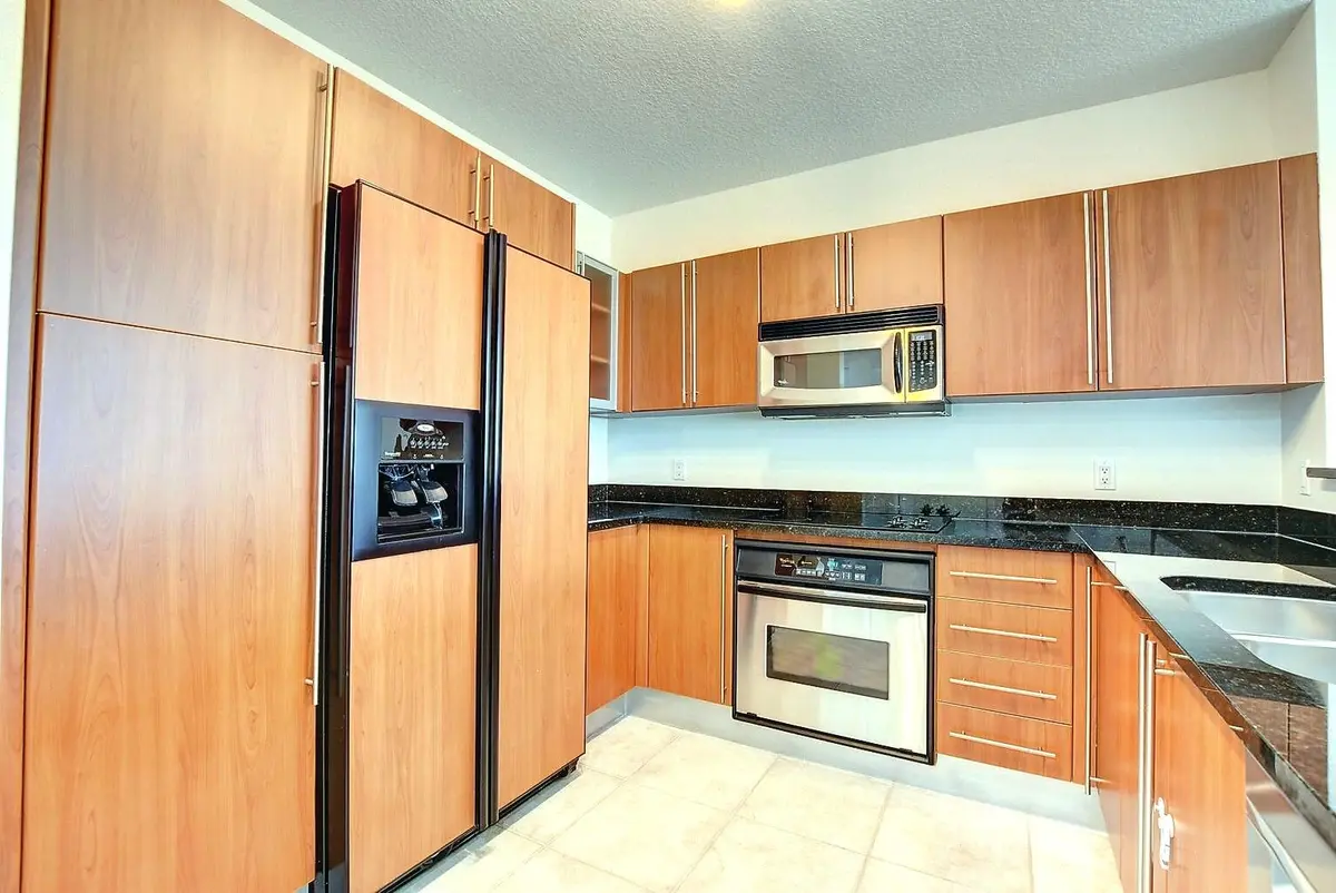 Slade Kitchen2 at 1551 N Flagler Drive 806, West Palm Beach
