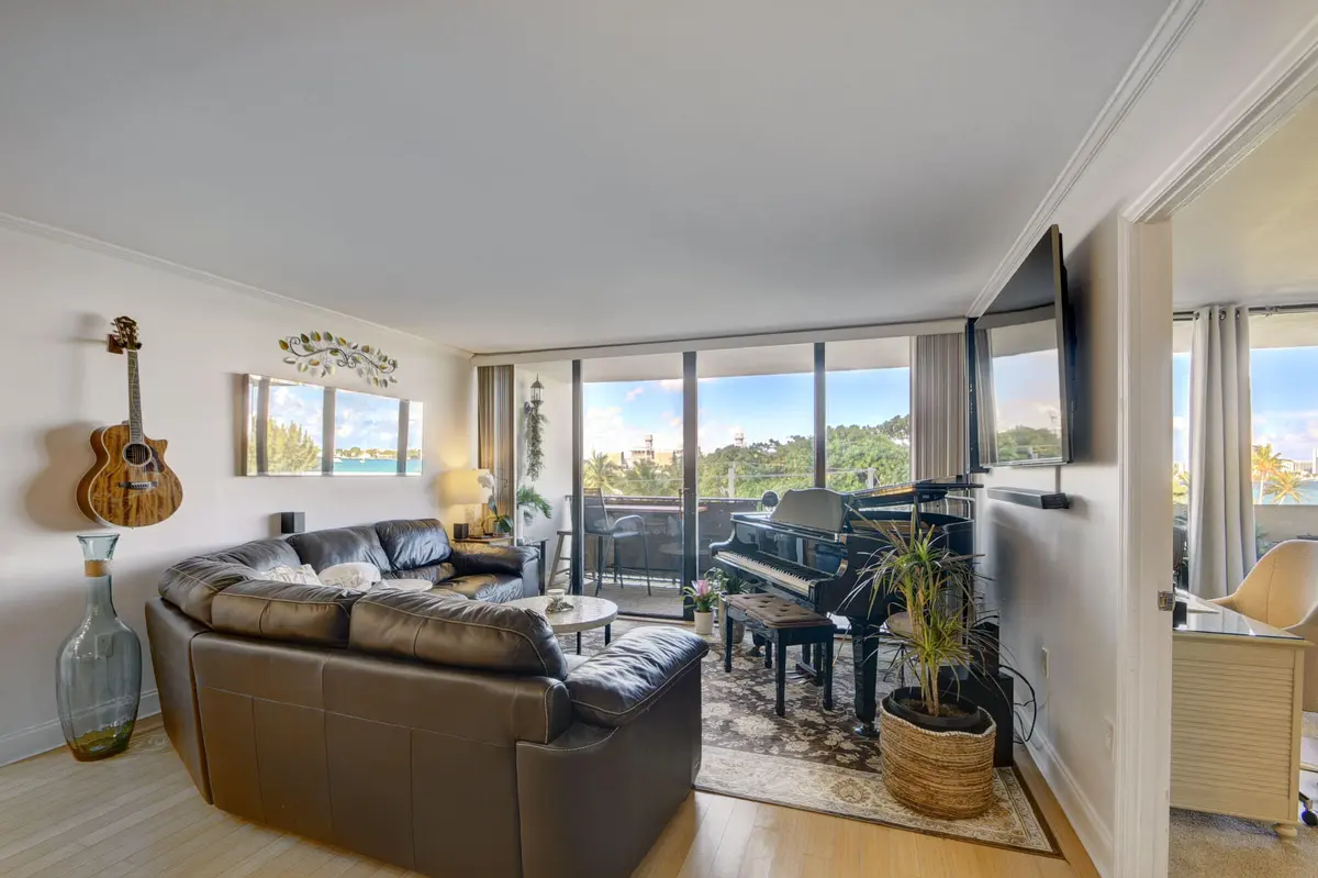 Family Room at 5600 N Flagler Drive 307, West Palm Beach