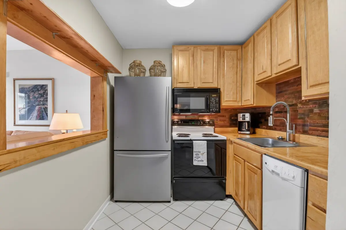 kitchen at 3160 Lake Osborne Dr 107, Lake Worth Beach