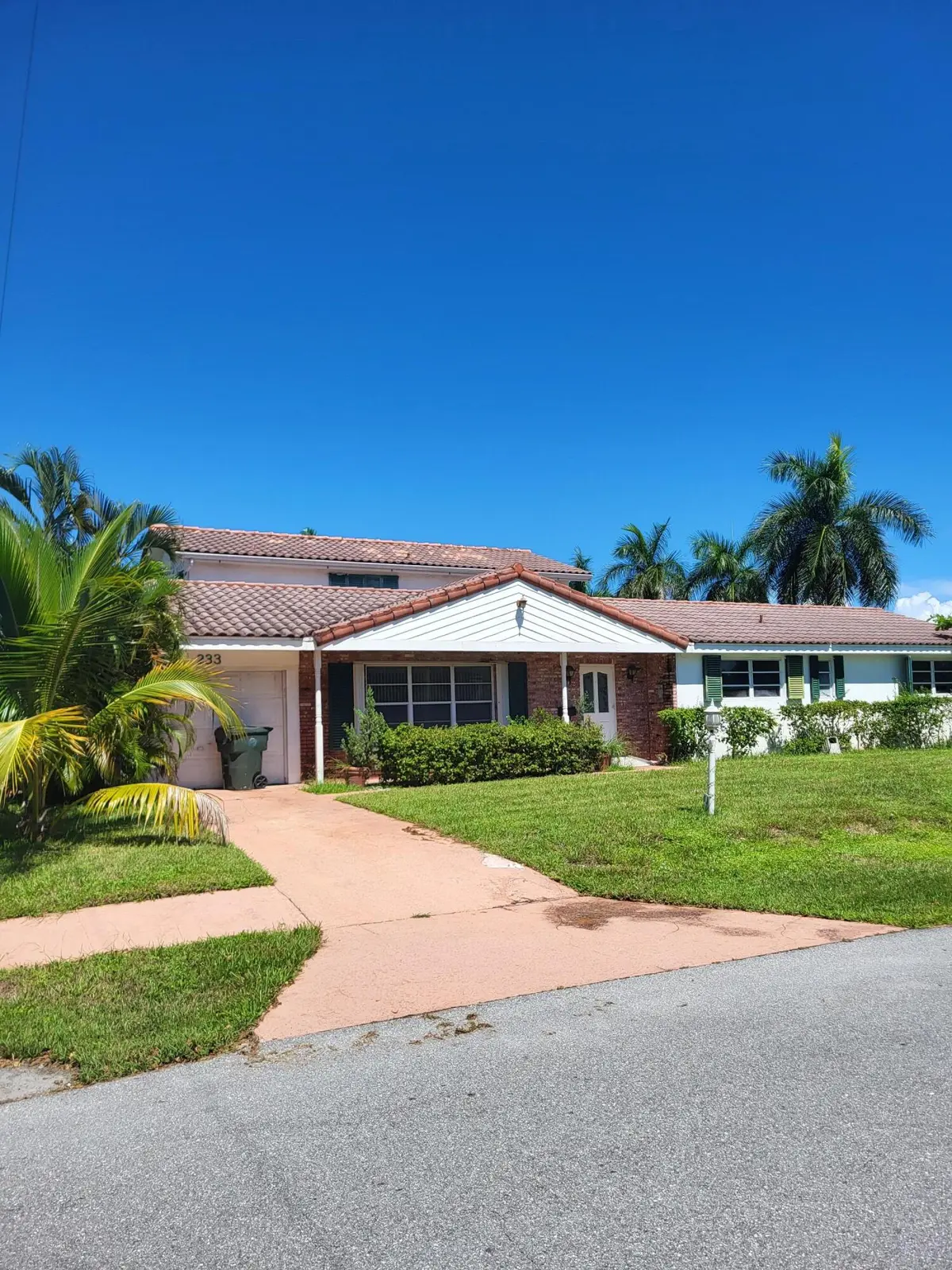 babione1 at 233 NE 11th Street, Boca Raton