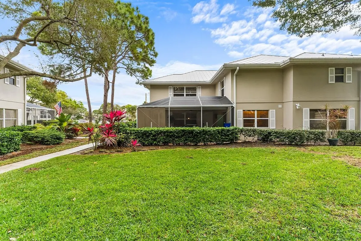 2913-SW-Lakemonth-PL-HigMedia-001-1280 at 2913 SW Lakemont Place, Palm City