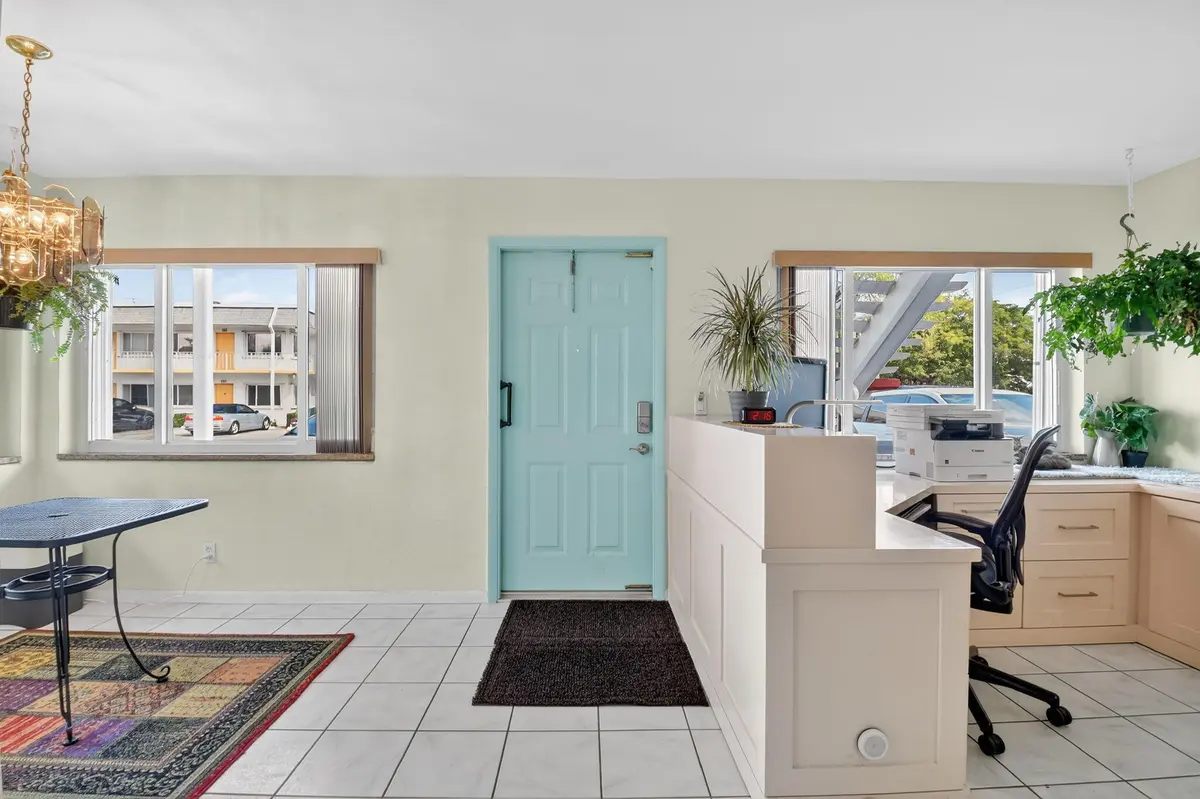 facing entry door at 3320 Lake Osborne Drive 102, Lake Worth Beach