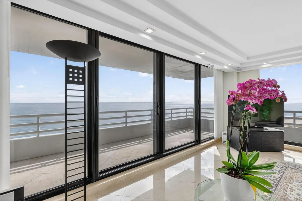 Living Area at 1500 S Ocean Boulevard 606, Boca Raton