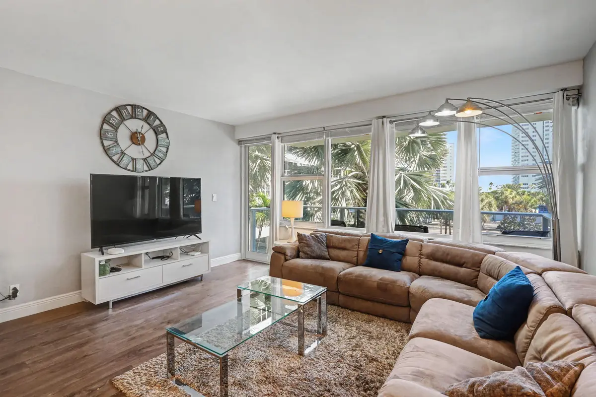 5-web-or-mls-0E2A7429 at 3333 NE 34th Street 314, Fort Lauderdale