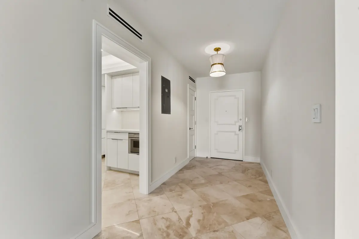 100 Worth Ave 308 Palm Beach-8 at 100 Worth Avenue 308, Palm Beach