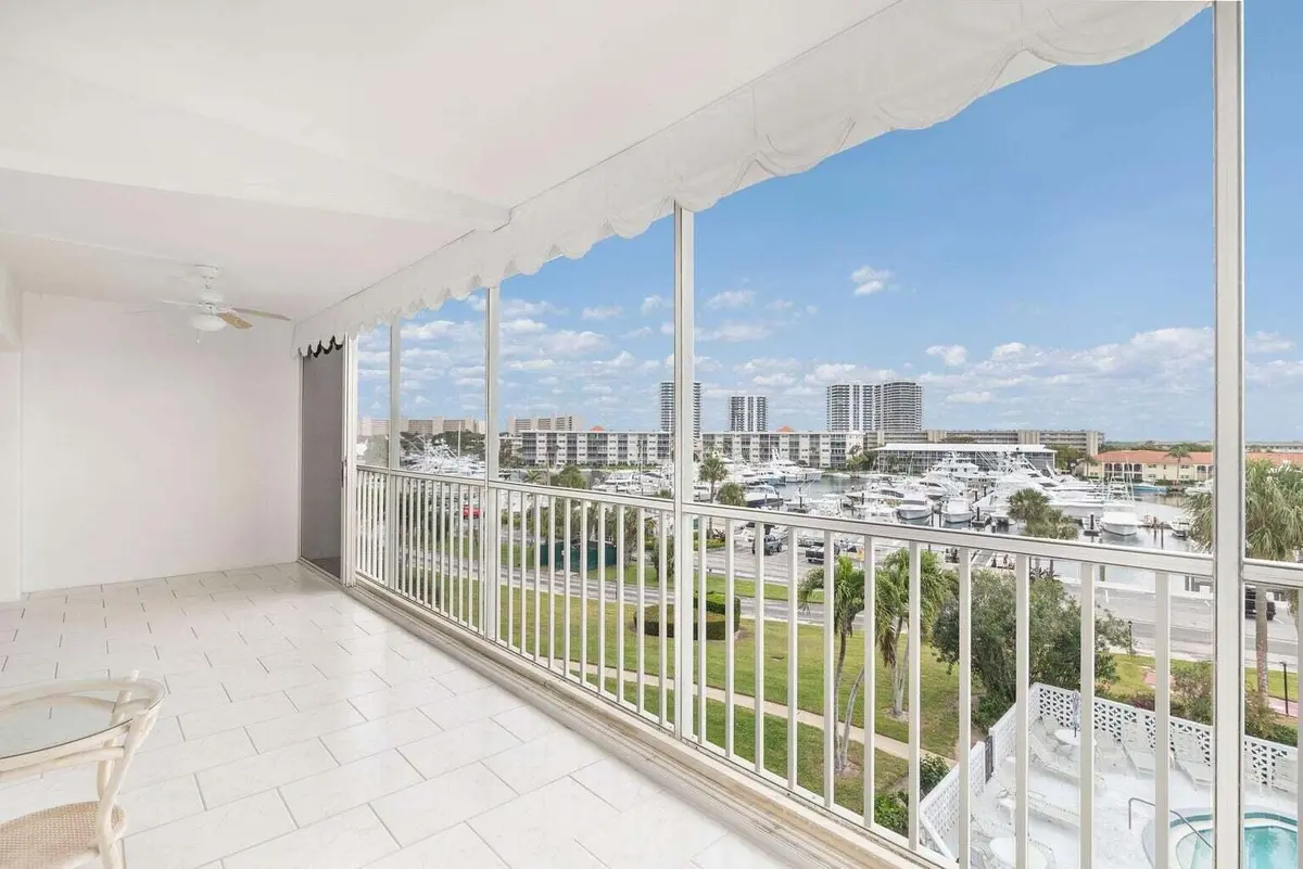 907 Marina Drive 402, North Palm Beach, FL – photo 8