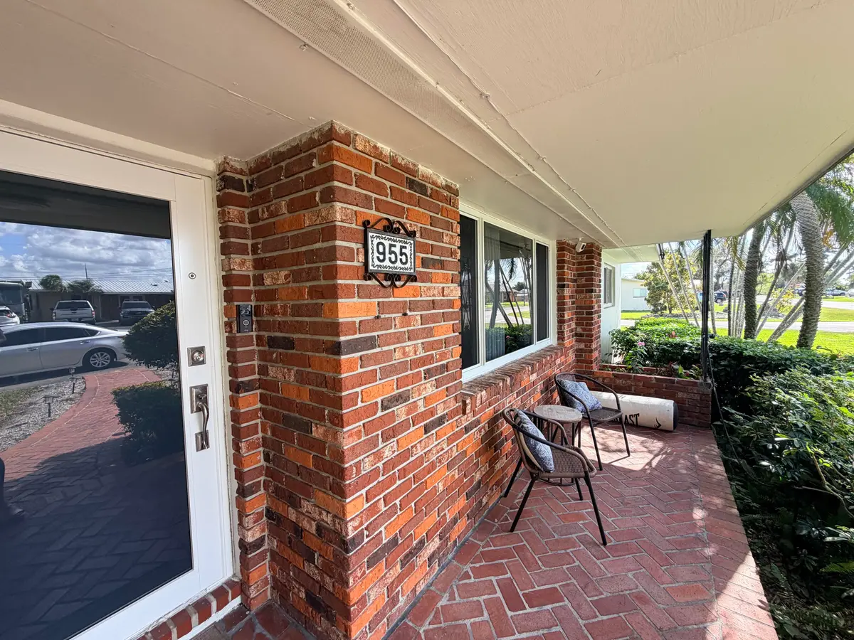 IMG_1337 2 at 955 NW 4th St Street, Belle Glade