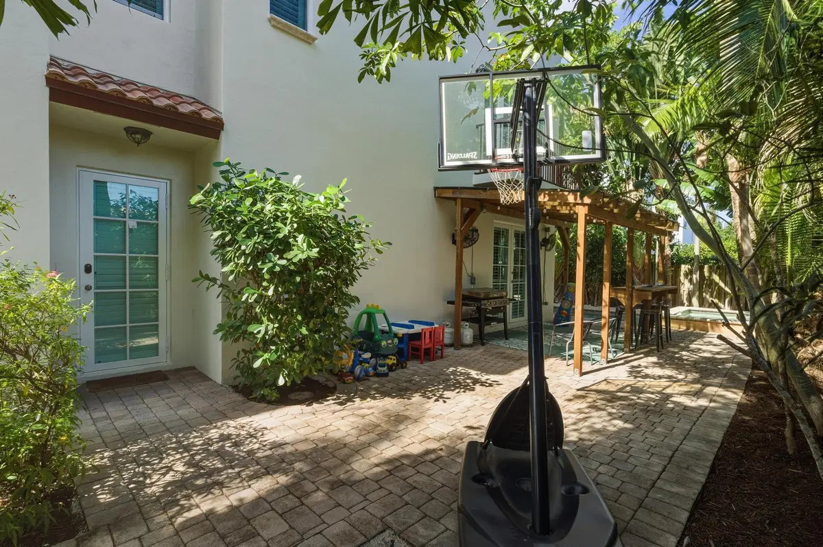 DSC03426 at 1709 NE 8th Street 1709, Fort Lauderdale