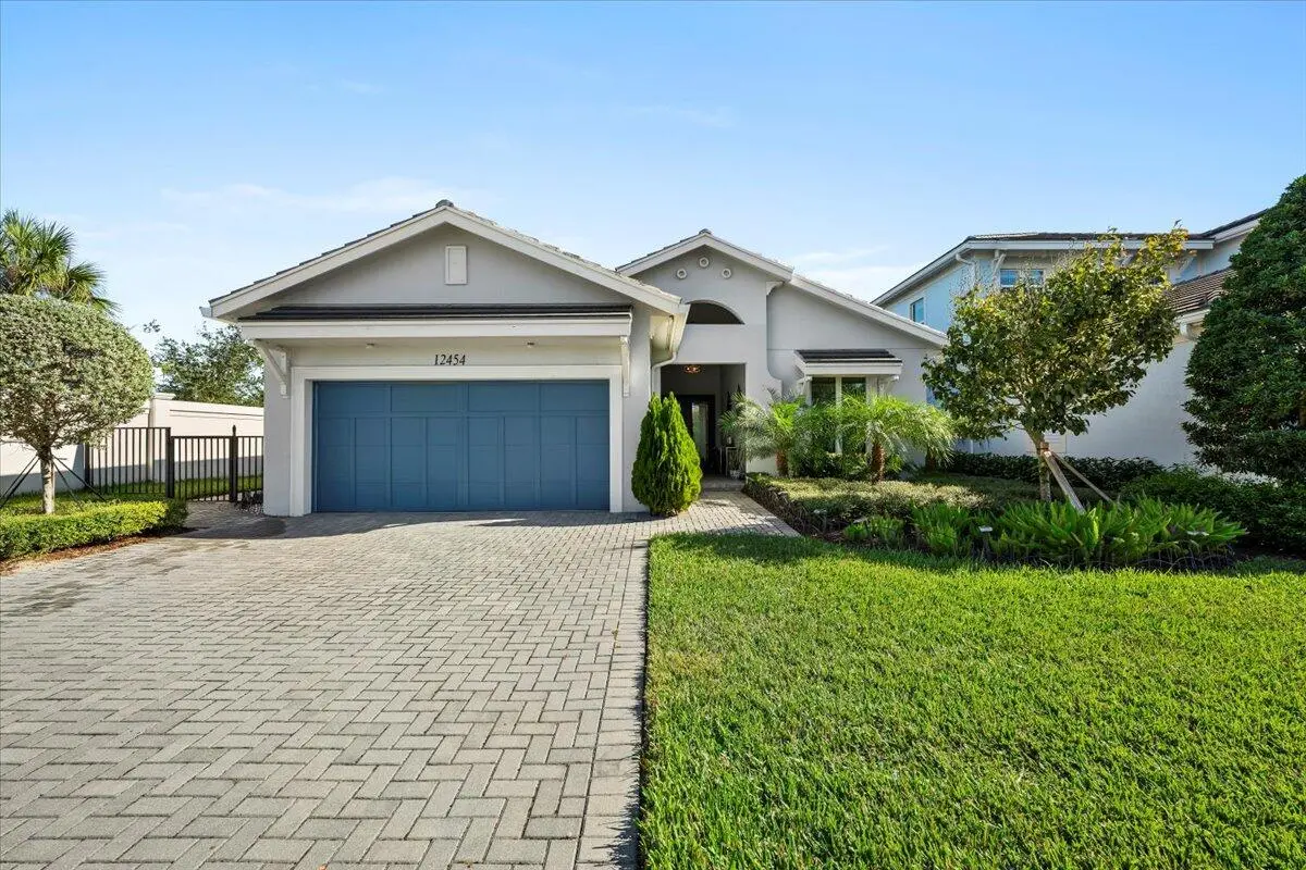 01-LUX_6396 at 12454 Nautilus Circle, Palm Beach Gardens