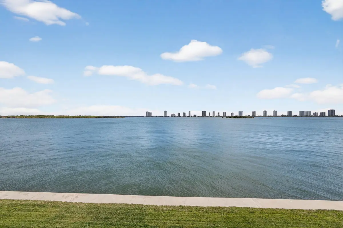 2-web-or-mls-5D1A5829 at 100 Shore Court 208, North Palm Beach