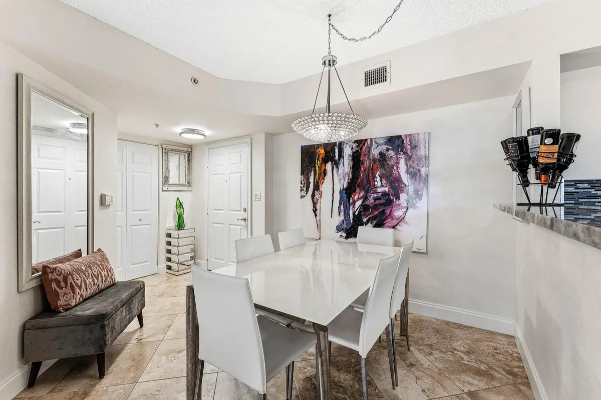Dining at 1801 N Flagler Drive 235, West Palm Beach