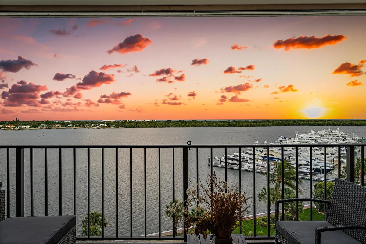 124 Lakeshore Dr unit 929-27 at 124 Lakeshore Drive 9290, North Palm Beach