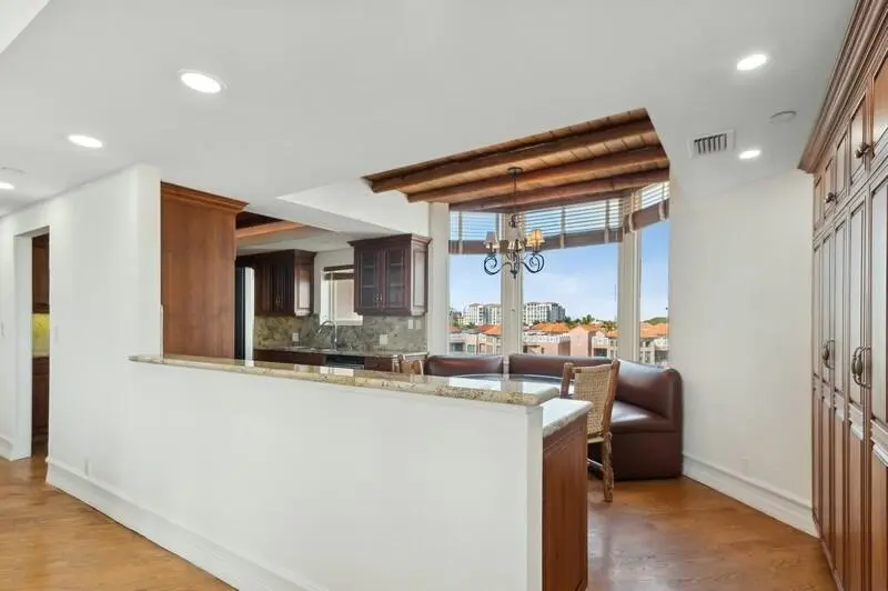 Breakfast nook at 300 SE 5th Avenue 6010, Boca Raton