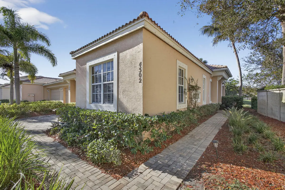 5-web-or-mls-BS1A8556 at 4502 Hickory Drive, Palm Beach Gardens