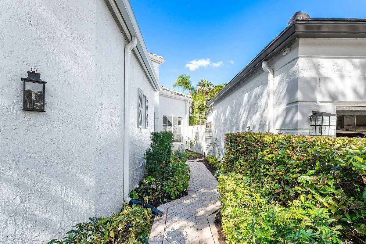 004-Pathway to Private Side Entry at 112 Sunset Bay Drive, Palm Beach Gardens