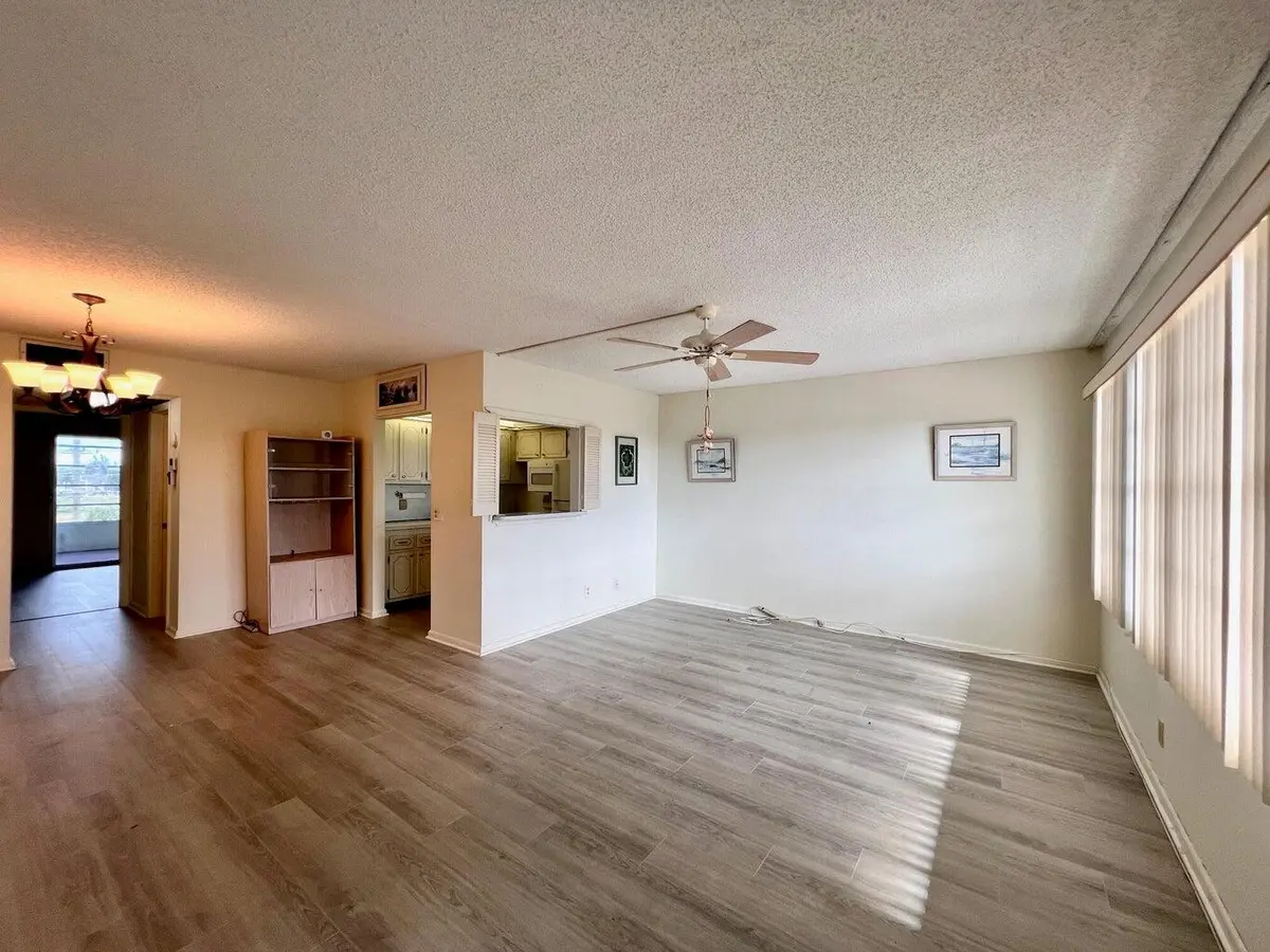 20241118141619139452000000-o at 434 Southampton B, West Palm Beach