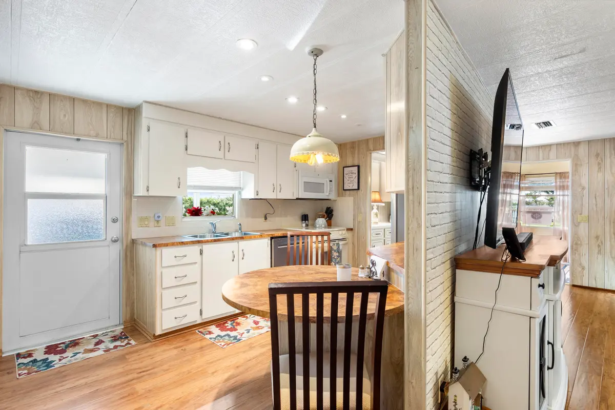 Kitchen (3) at 485 Onyx Way, Jensen Beach