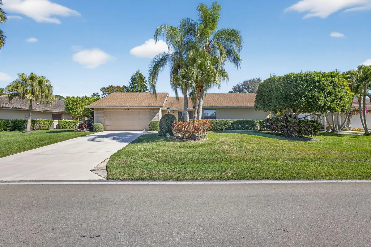 13706 Cross Pointe Ct. at 13706 Cross Pointe Drive, Palm Beach Gardens