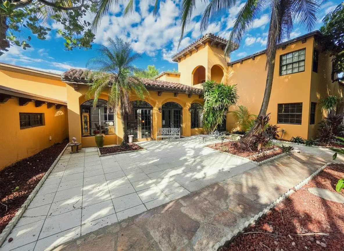 COURTYARD at 4200 N Surf Road, Hollywood